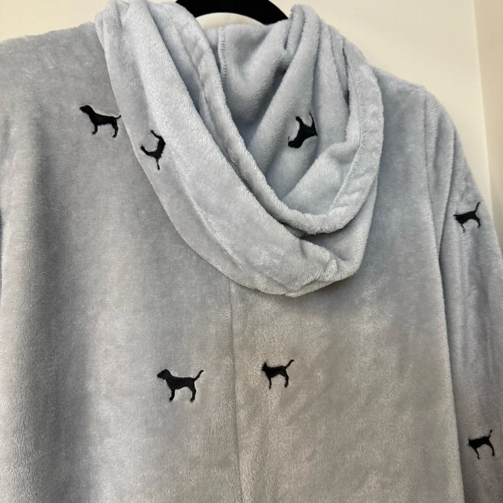 Victoria’s Secret PINK One-Piece Teddy Pajama Soft Gray M/L Dog Logo Sleepwear - Picture 6 of 9